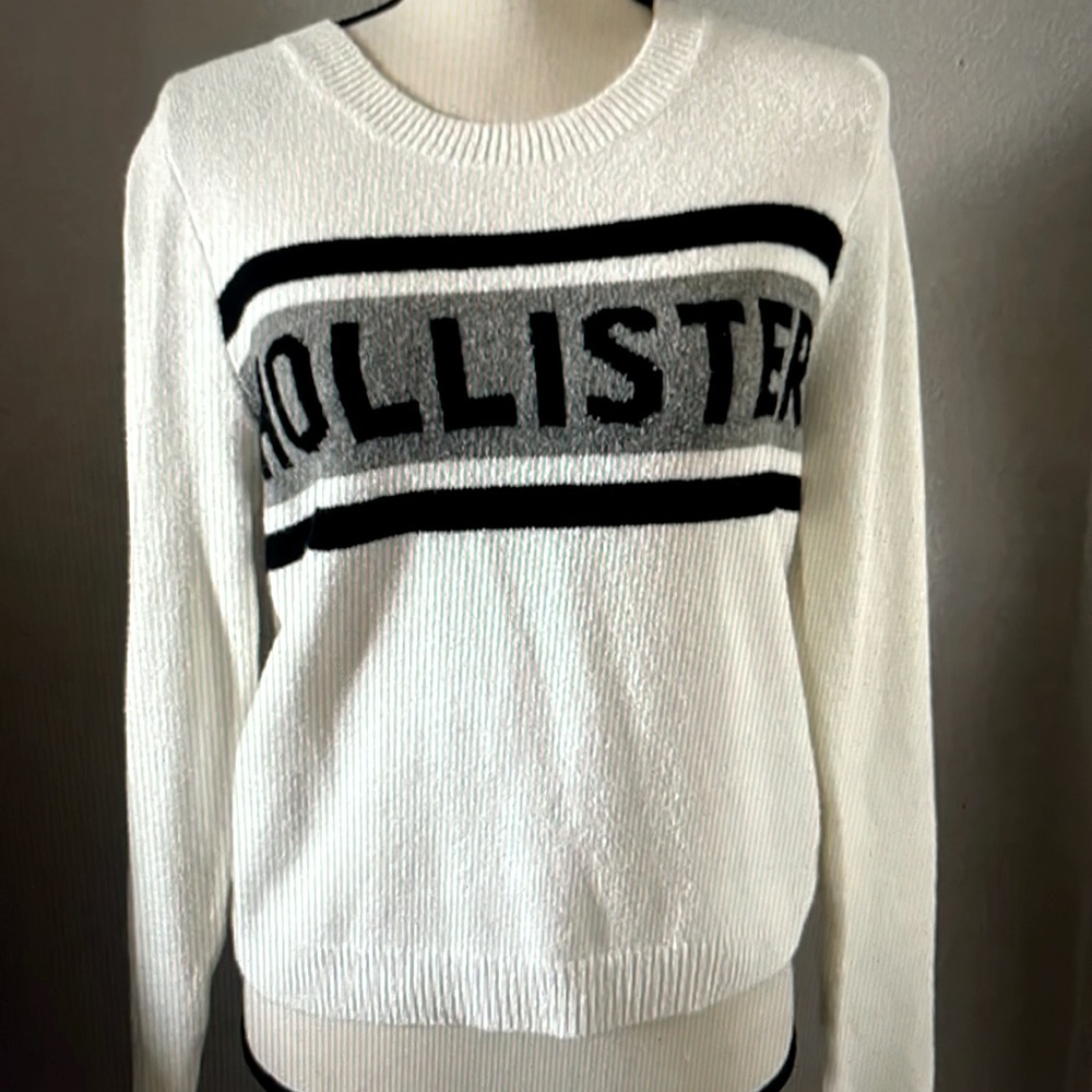 Hollister White Knit Top with Gray and Black Logo
